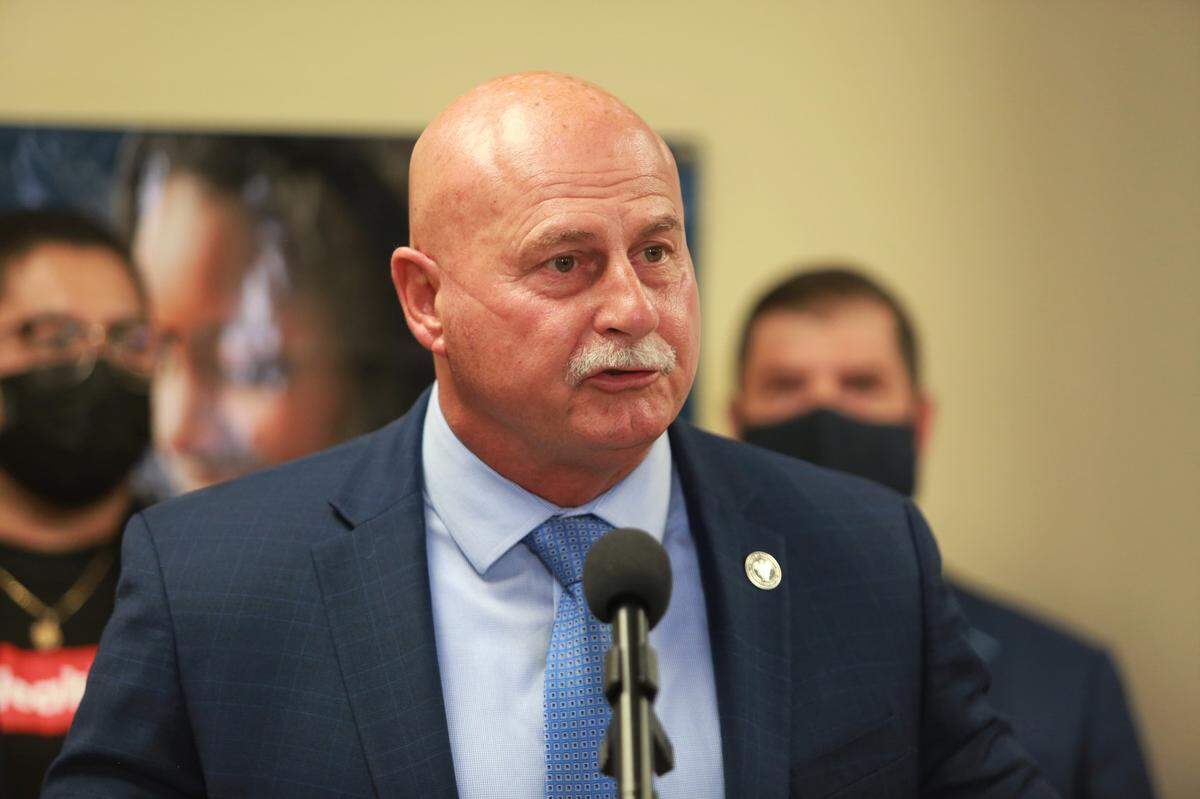 El alcalde de Fresno Jerry Dyer, en la Clínica Sierra Vista el martes 27 de julio de 2021 por la mañana en Fresno, CA.