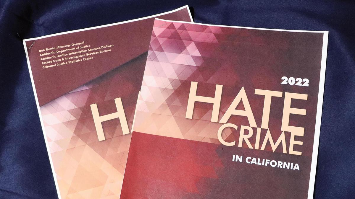 El procurador general, Rob Bonta, publicó el informe 2022 sobre delitos de odio, que muestra un aumento de los delitos motivados por el odio contra afroamericanos, transexuales y latinos. La Biblioteca del Estado de California lanzó la campaña Stop the Hate en la que participan medios étnicos, como Vida en el Valle.