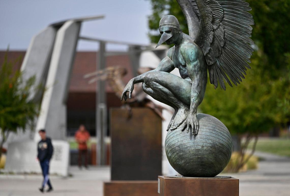 The new art installation titled “Wings of the City” by Mexican artist Jorge Marín is now on display along Fresno State’s Maple Mall. The exhibit consists of five bronze, mythical sculptures and is sponsored by México Consulado en Fresno and Diplomacia Cultural de México. In the background is the Armenian genocide monument.