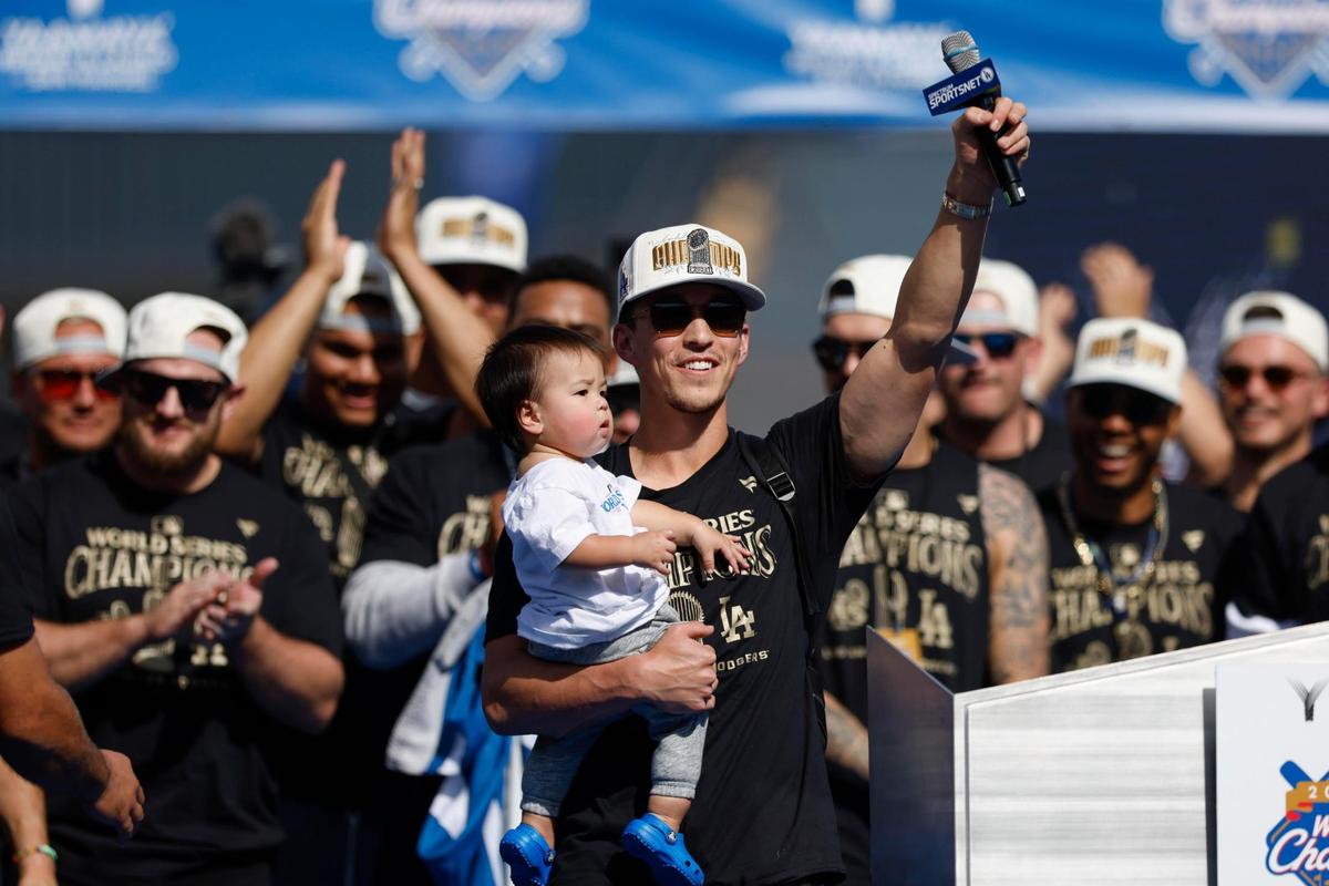 LTommy Edman speaks during the Los Angeles Dodgers World Series Victory Ceremony at Dodger Stadium in Los Angeles, California, USA, 01 November 2024.