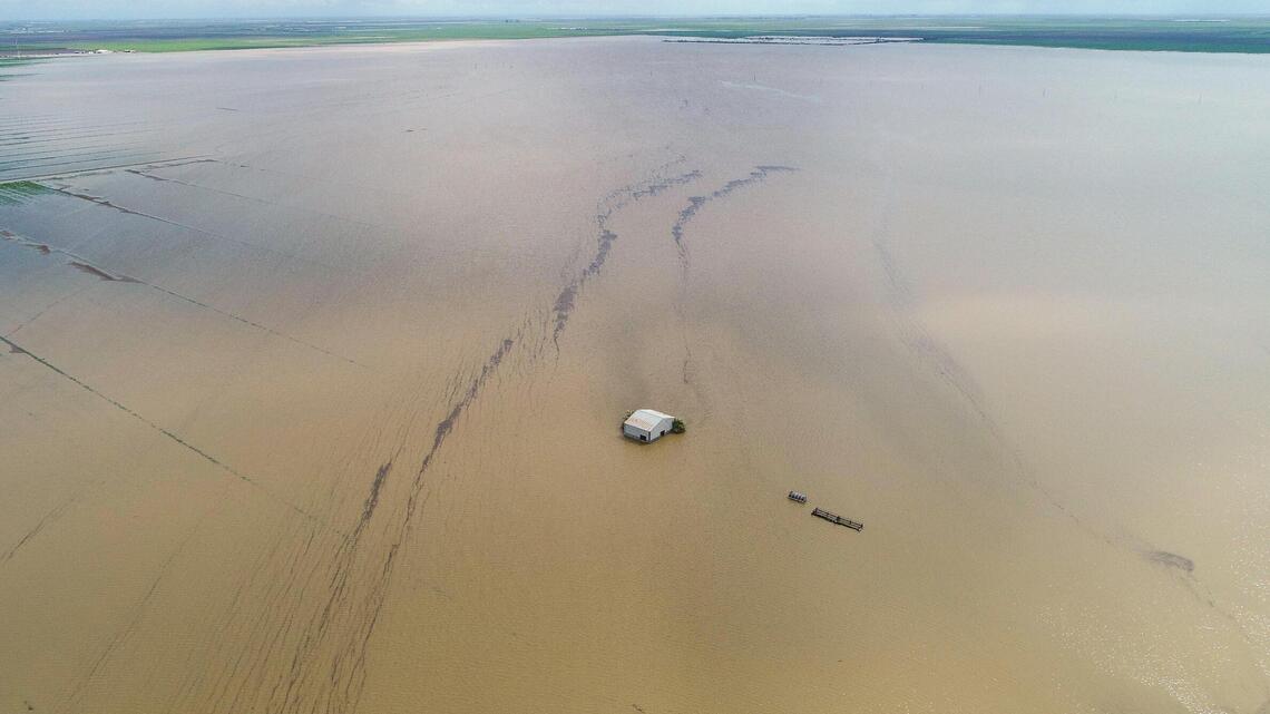 Will the ‘super’ El Niño fill Tulare Lake? A Fresno engineer thinks it’s almost certain