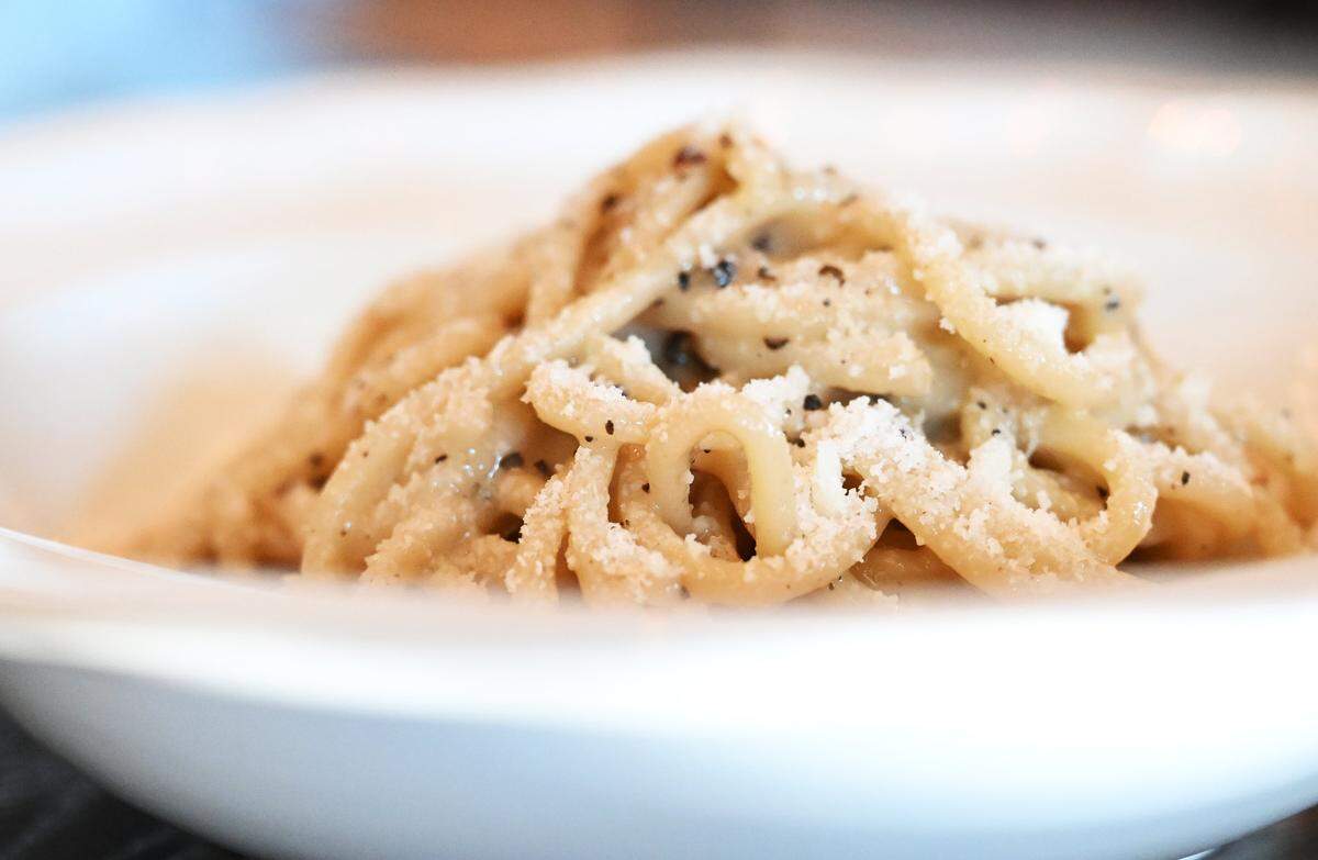 Cacio e Pepe is seen prepared at Jimmy Pardini's new Italian restaurant Willow Osteria which was opening that night. The new restaurant focuses on classic Italian food. Photographed Friday, Nov. 7, 2025 in Clovis.