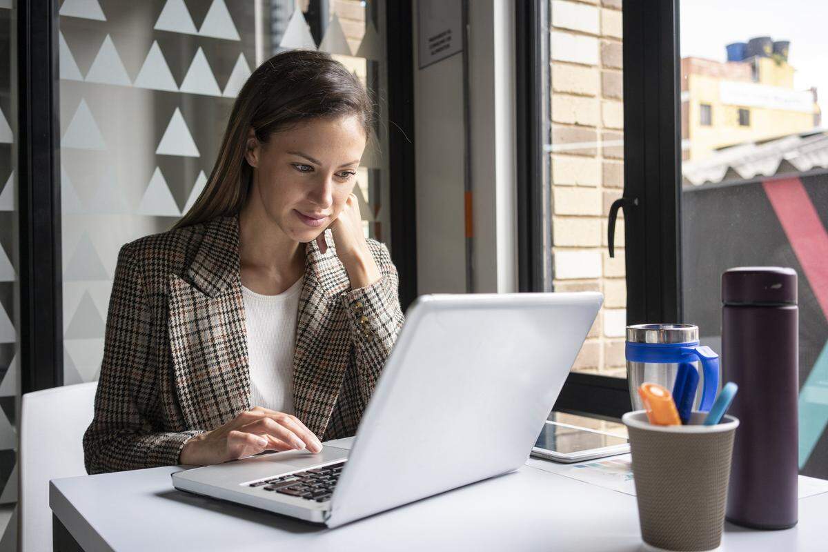 Despite Gov. Gavin Newsom’s executive order requiring most state employees to return to the office four days a week by July 1, some state job openings still offer hybrid work options.