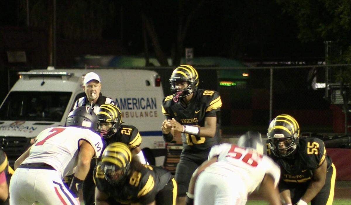 Edison quarterback Ya’J Vance had three touchdown passes against San Joaquin Memorial on Friday, Sept. 30, 2022.