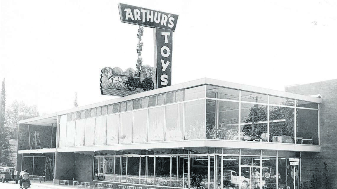 Arthur’s Toys still a favorite Fresno memory, years after beloved store closed