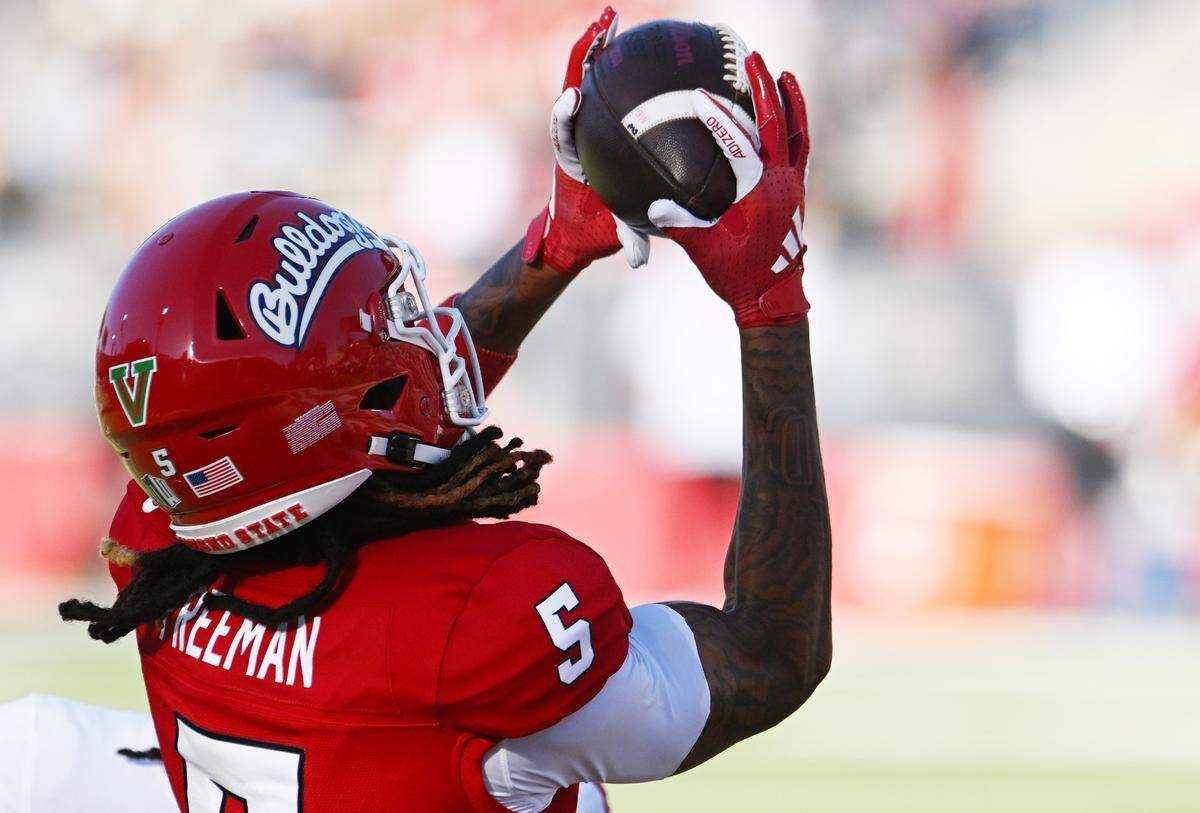 Fresno State wide erceiver Josiah Freeman makes the catch for the Bulldogs’ first touchdown against Washington State Saturday, Oct. 12, 2024 in Fresno.