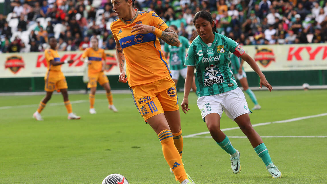 Jenni Hermoso anota dos goles con Tigres, que se confirma como líder del Clausura