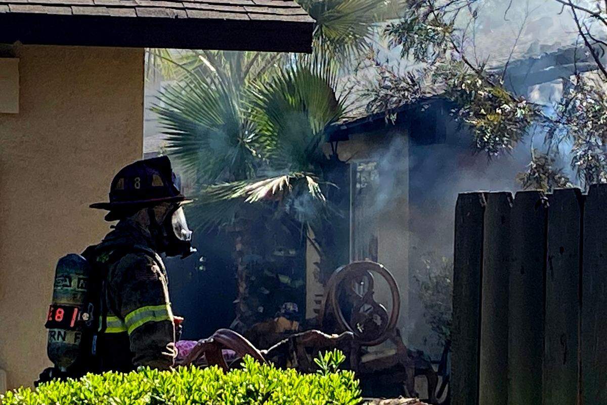 Fresno fire crews respond to a fire in an apartment building on the southeast corner of Cedar and Dakota avenues on Friday, March 11, 2022. No injuries were immediately reported but multiple people will be displaced.