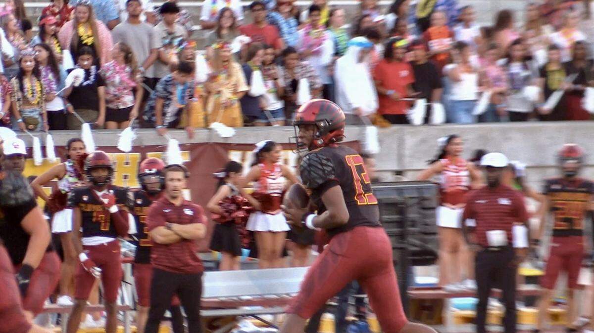 Clovis West quarterback JJ Howard gets ready to throw a pass against Liberty-Bakersfield on Thursday, Aug. 29, 2024.