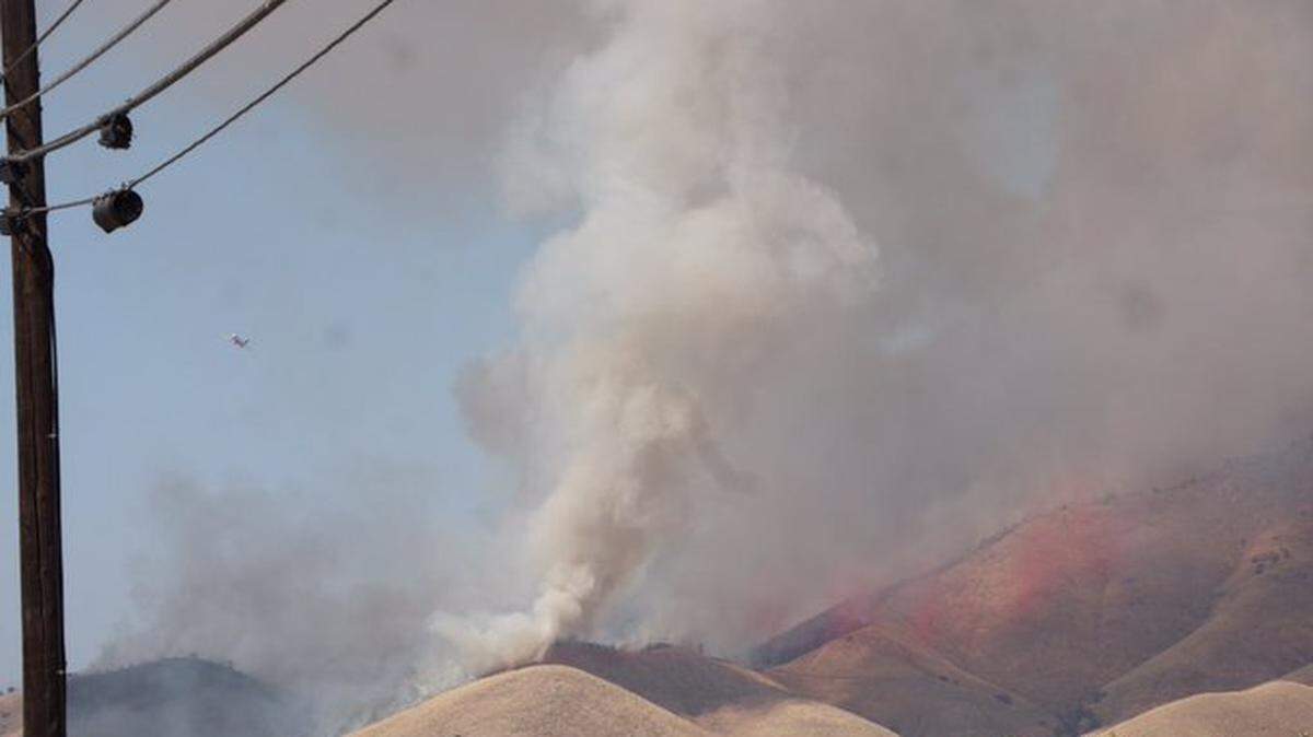 The Tulare County Cal Fire unit began fighting a fire east of Woodlake Saturday, Aug. 31, 2019. The fire is under investigation.