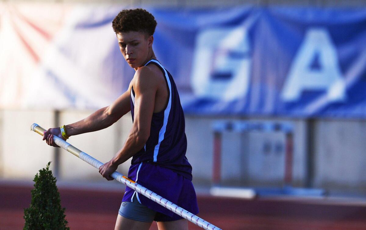 Lemoore’s Shane Bagley prepares for another attempt in the Boys Pole Vault at the CIF State Track and Field Championship finals Saturday, May 28, 2022 in Clovis.