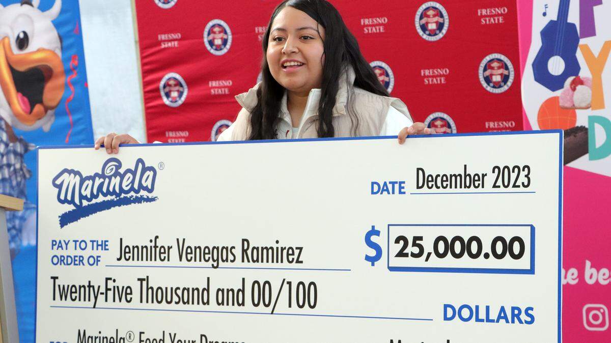 Fresno State nursing student Jennifer Venegas Ramírez won a $25,000 scholarship from the Marinela “Feed Your Dreams” sweepstakes. She was one of four students nationally to win the scholarship.
