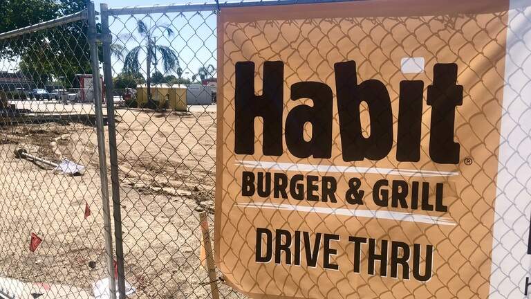 Vacant building in Clovis demolished to build newest Habit Burger & Grill restaurant