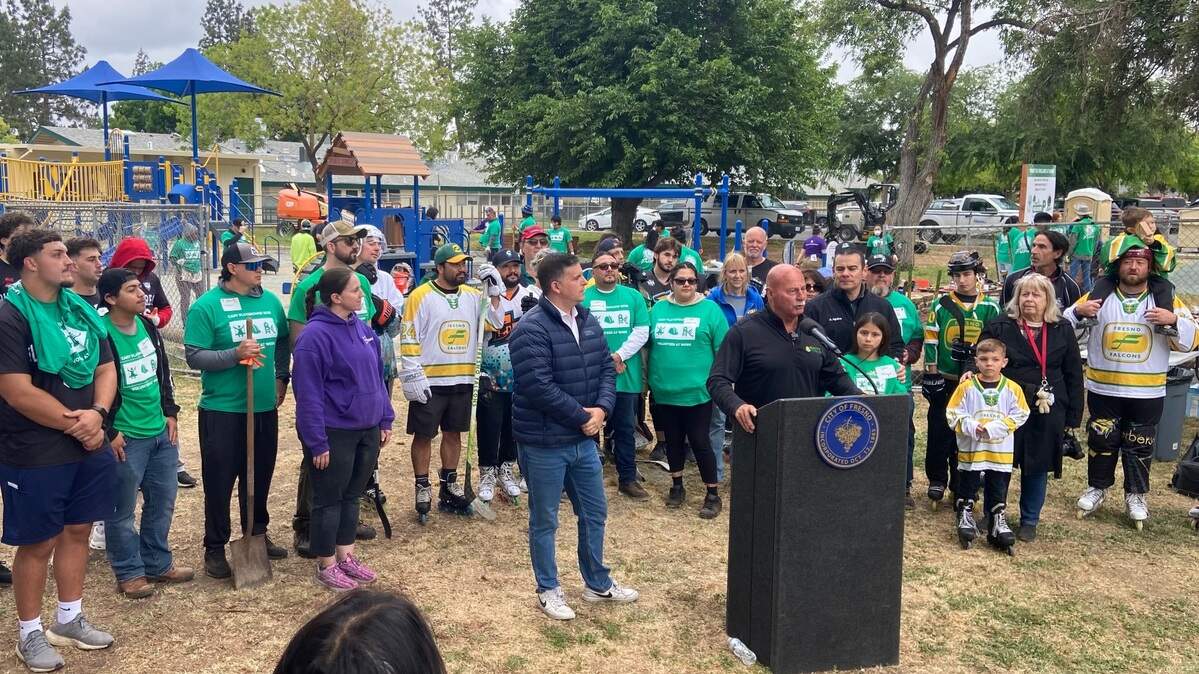 Backed by volunteers and flanked by District 4 Councilmember Tyler Maxwell, Fresno Mayor Jerry Dyer highlights recent improvements to Cary Park as part of Beautify Fresno’s citywide Great American Cleanup effort held April 25, 2025.