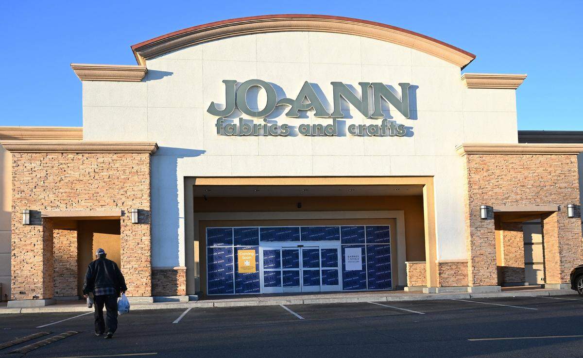 Barnes & Noble is opening a new store in the former JoAnns location on Herndon and Clovis avenues. Photographed Tuesday, Jan. 6, 2026 in Clovis.