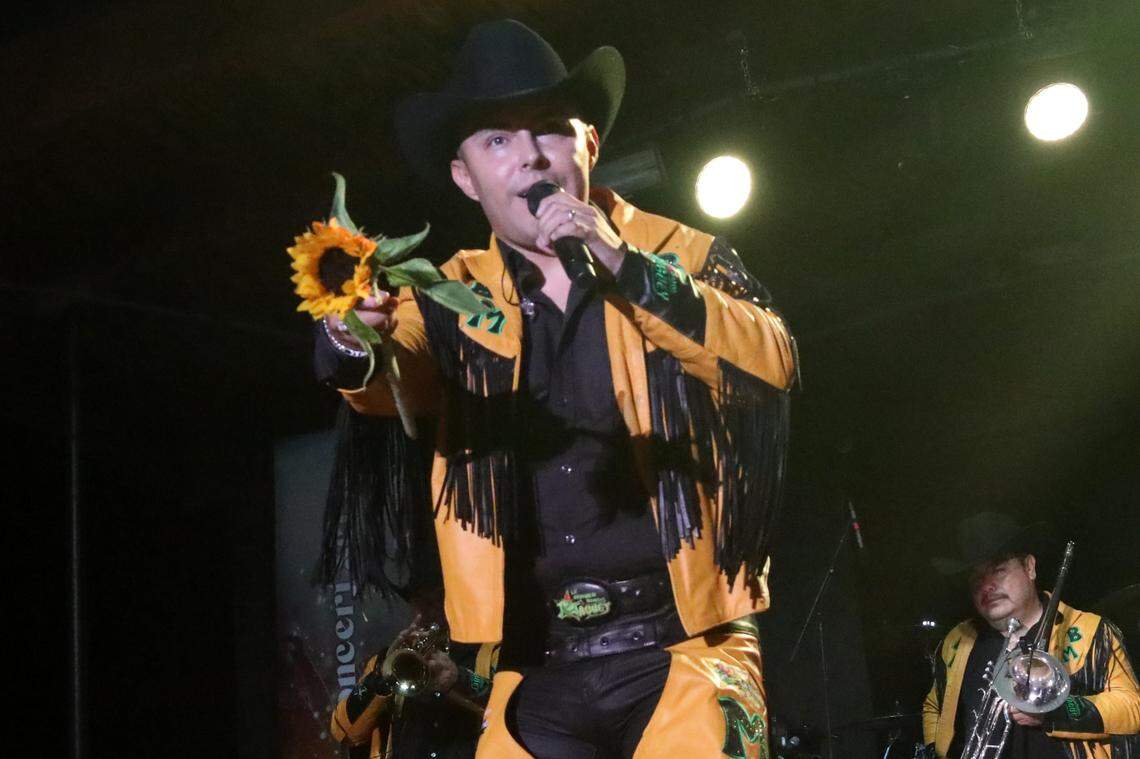 Banda Maguey se presentó en el Paul Paul Theater durante el Festival de la Quebradita en los terrenos de la Gran Feria de Fresno el 8 de octubre del 2023.