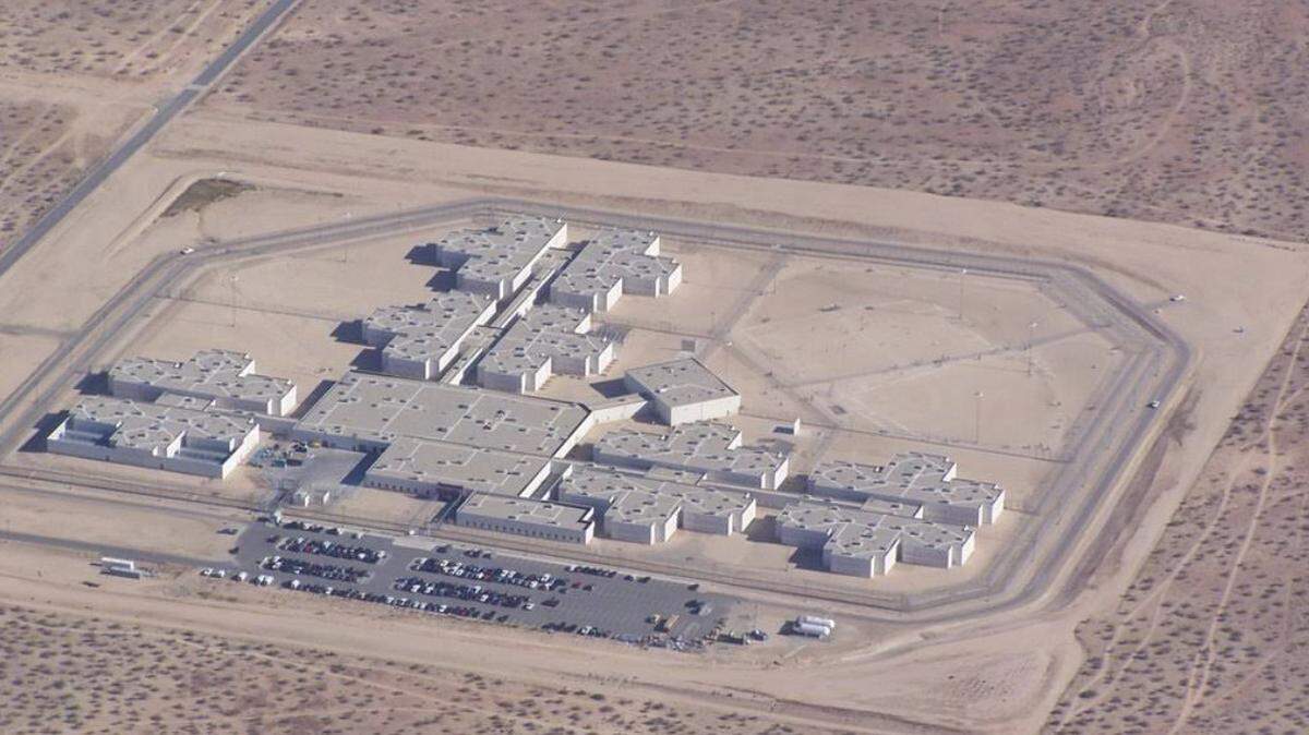 California City Correctional Facility in eastern Kern County. Federal authorities are planning to open California’s largest U.S. Immigration and Customs Enforcement detention center at the site of the former privately-operated state prison.