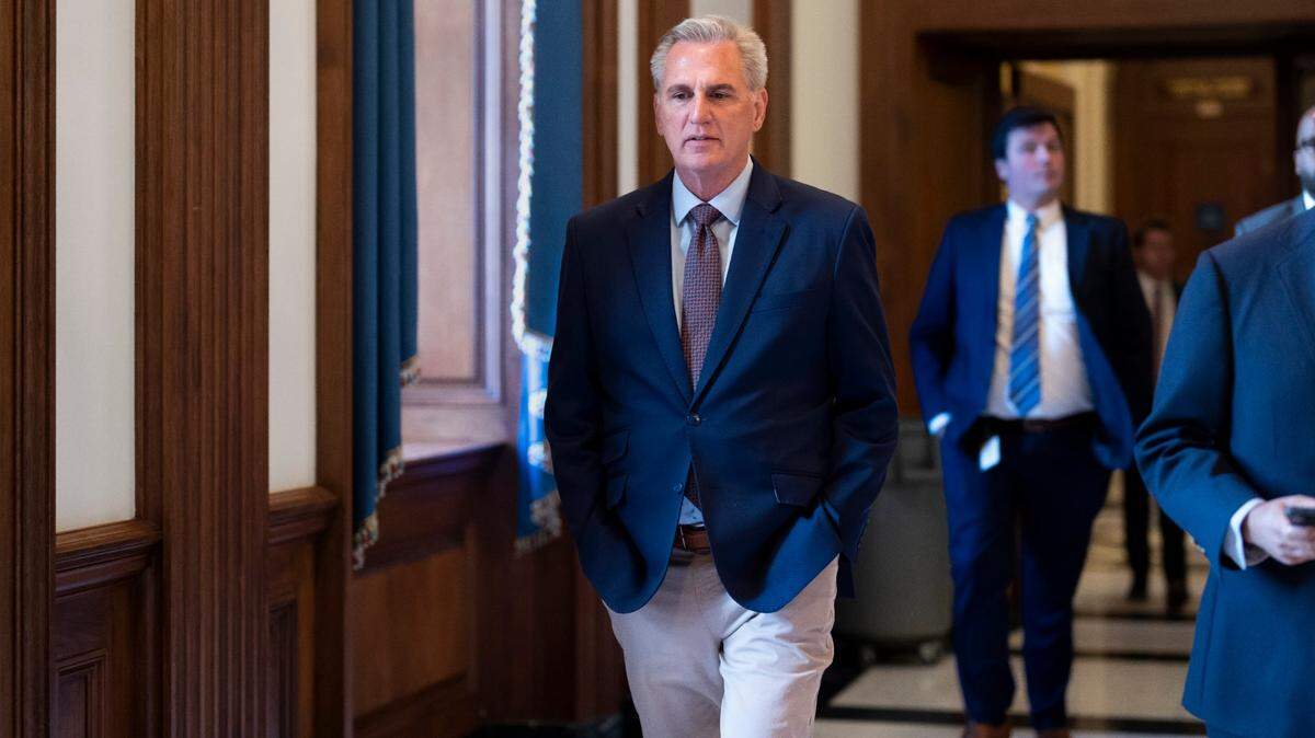 House Minority Leader Kevin McCarthy, R-Bakersfield, walks to his office from the chamber on Friday, Dec. 2. McCarthy is seeking enough GOP backing to become Democrat Nancy Pelosi’s successor when Republicans take control of the House in the new Congress.