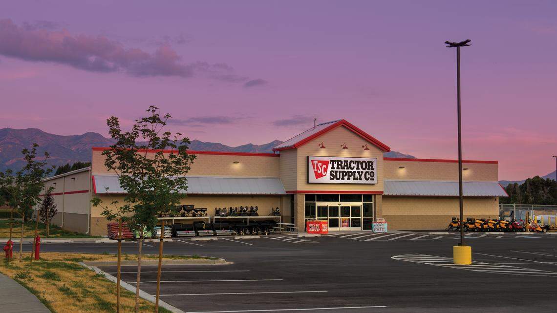 Tractor Supply Co. is planning to build a new store in Fresno.