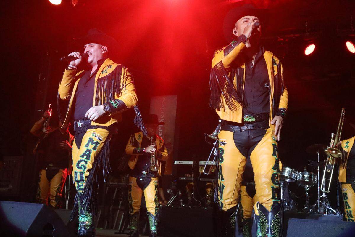 Banda Maguey se presentó en el Paul Paul Theater durante el Festival de la Quebradita en los terrenos de la Gran Feria de Fresno el 8 de octubre del 2023.
