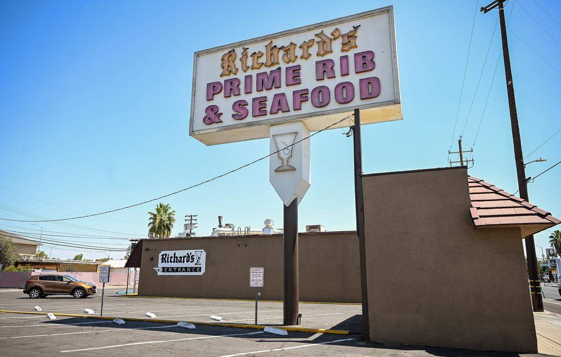Richard's Prime Rib & Seafood is a classic Fresno restaurant located on Belmont at Blackstone.