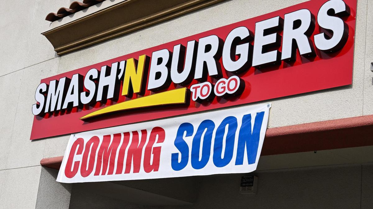 Smash’N Burgers is nearing its opening in the Foods Co. shopping center northwest of Shields Avenue and First Street in Fresno.