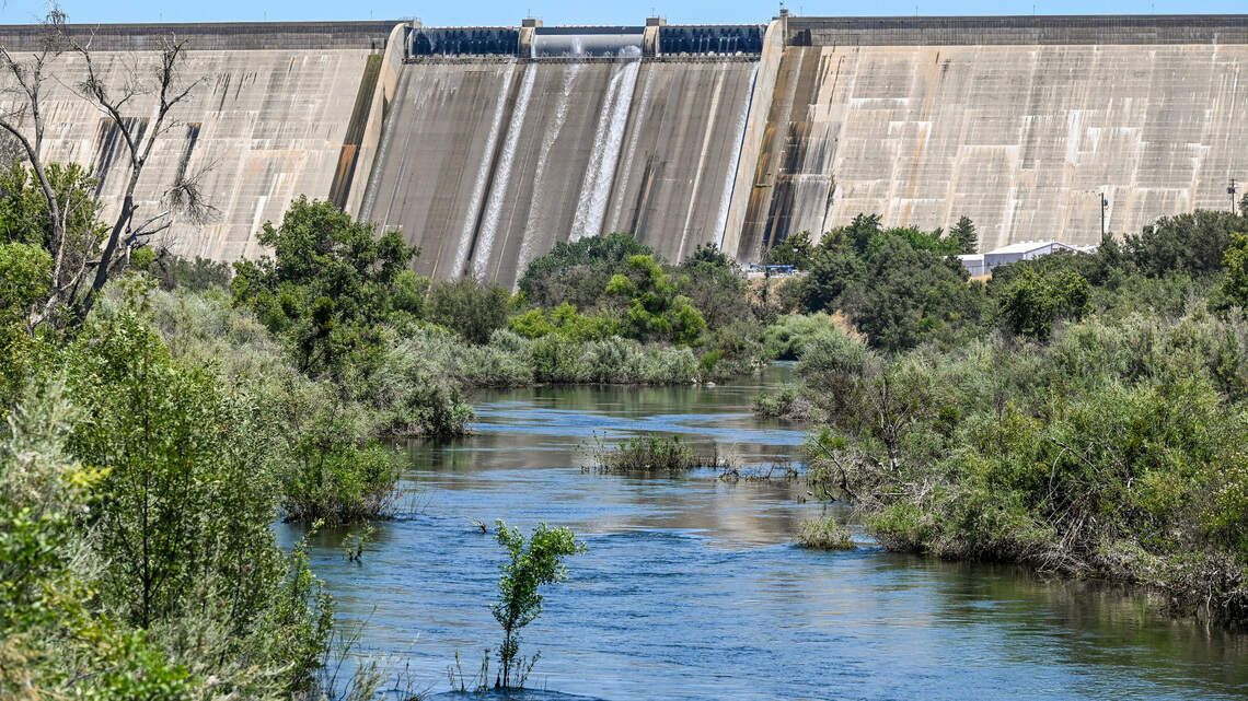 Friant Ranch approved by Fresno County. Critics say water, pollution, traffic still issues