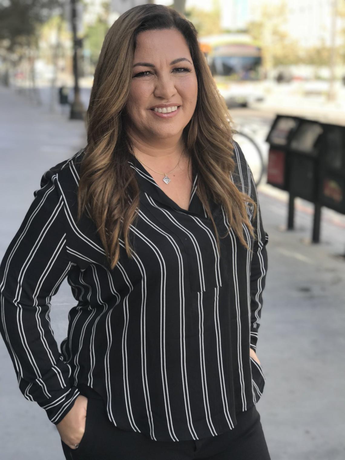 La escritora y directora argentina galardonada Gabriela Tagliavini, platicó recientemente con Vida en el Valle sobre cómo fue trabajar en ‘Casa Grande’ como directora y productora ejecutiva de la serie.