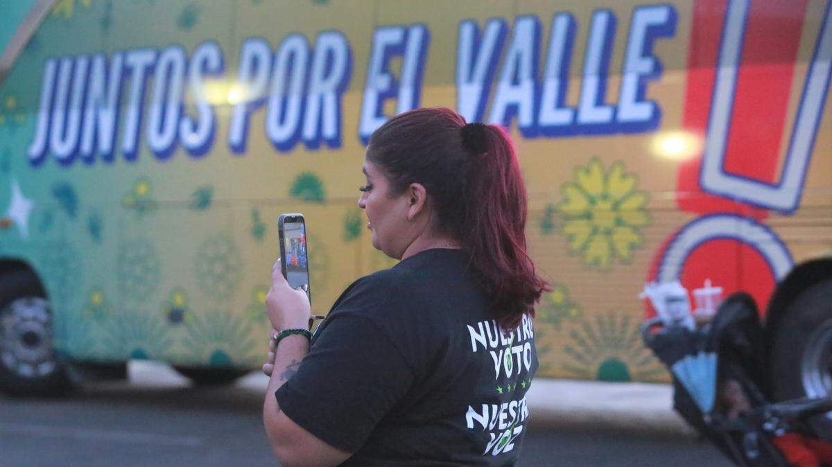 ¡Vive y Vota! Festival Weekend 2 took place in Hanford on Sunday, October 30th from 2:00 pm to 6:30 p.m. ¡Vive y Vota! is part of a fall ‘Juntos por el Valle’ GOTV tour throughout Kings and Tulare Counties.