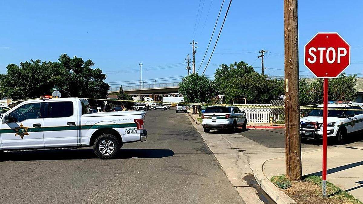 Fresno County Sheriff’s investigating a shooting that left on man dead in front of a home in Malaga.