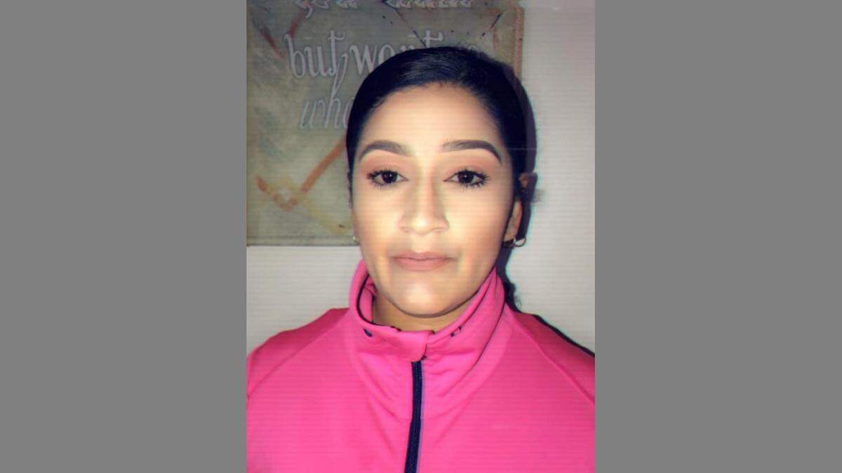 Mayra Barajas, 40