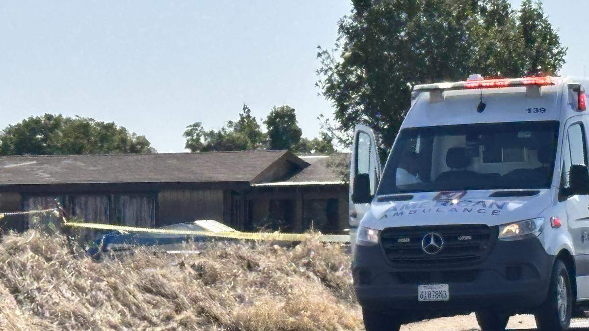Fresno police investigate a suspcious death of a man near the canal bank on Clinton Avenue, near Valentine Aveue on Monday, May 18, 2026.
