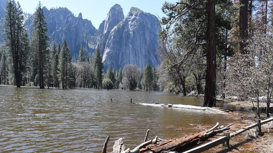 Yosemite Valley closing to tourists as flood stage water expected in Merced River