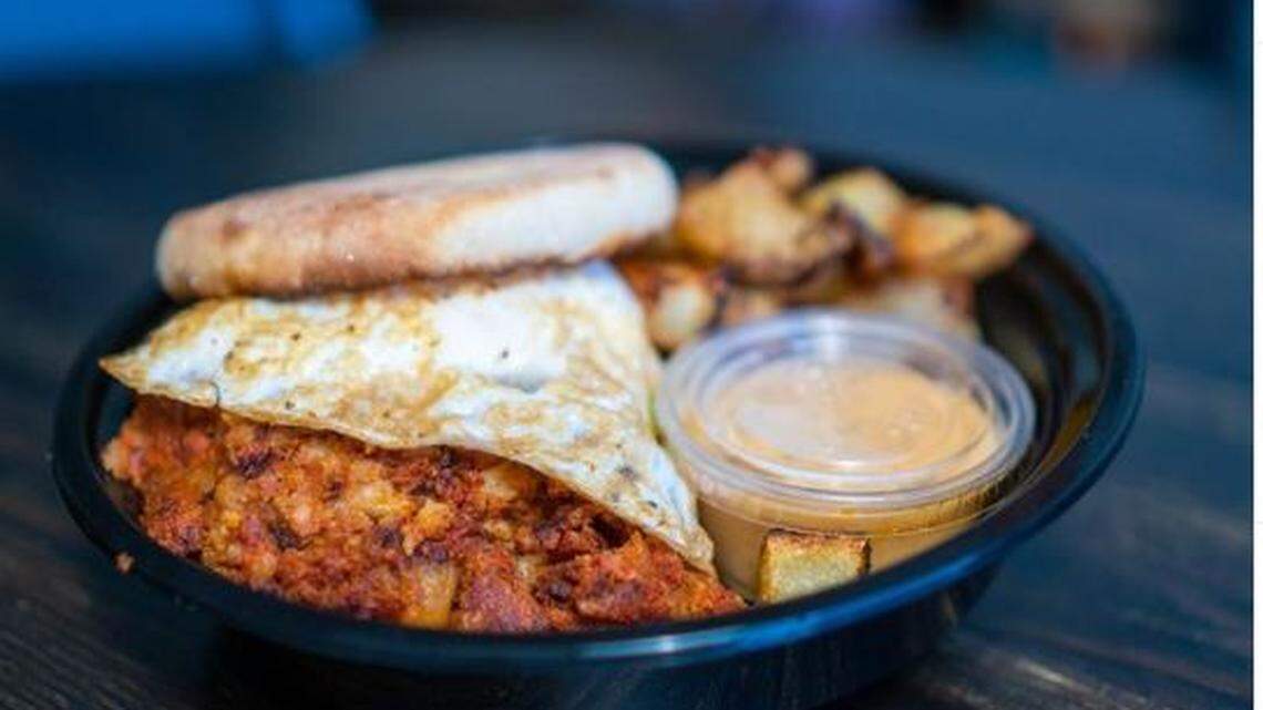 The “Hotel California” is one of the choices available at Benaddiction. It’s made with pork chorizo, potato hash, avocado and blackened aioli.