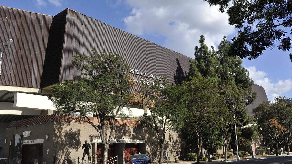 Fresno State landed Selland for basketball ‘throwback game.’ How can it make money?