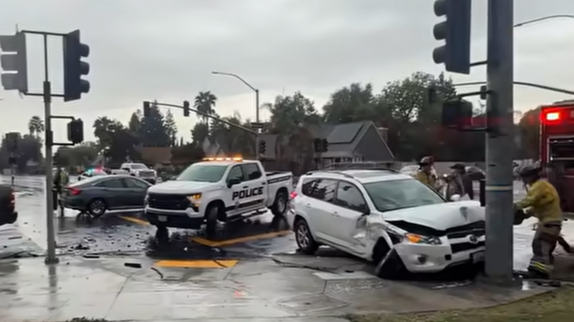 Three vehicles involved in crash at Clovis intersection during rainstorm
