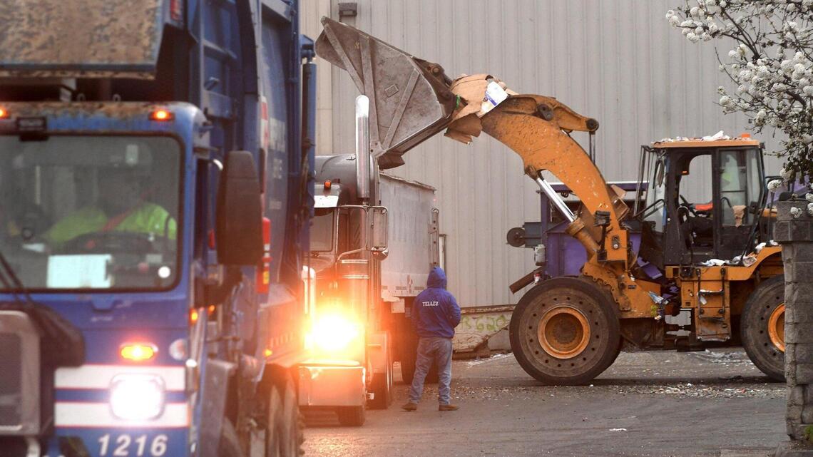 Clovis Council OKs $2.1M for garbage trucks. State faces backlog for specialized vehicles