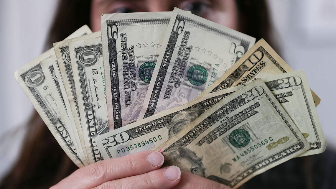 Remesas en México suben un 7.6% hasta un récord de 63.313 millones de dólares en 2023
