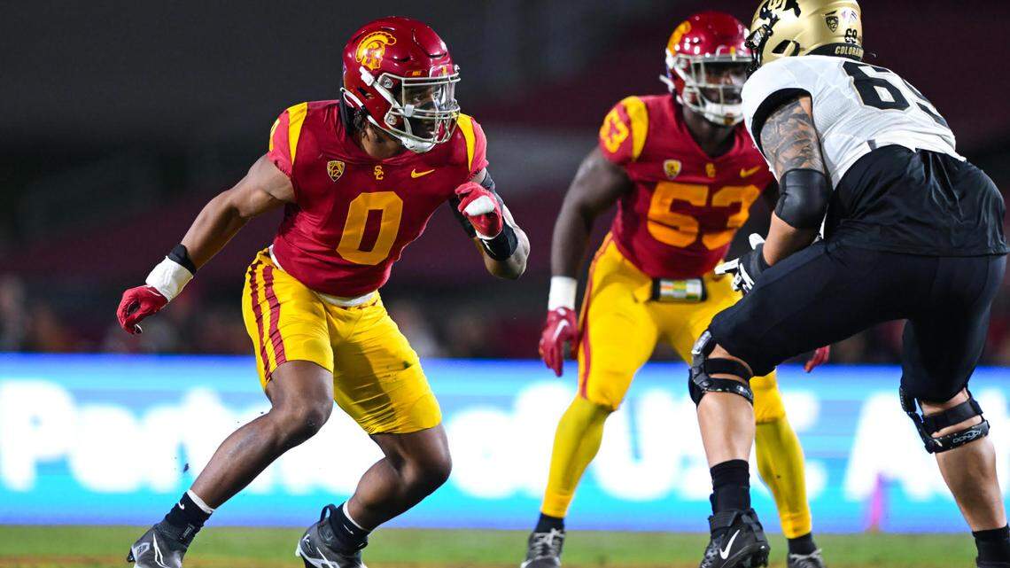 Former USC defensive end Korey Foreman (0) has committed to Fresno State. Foreman was rated as the No. 1 prospect in the nation by one recruiting service coming out of high school in 2021.
