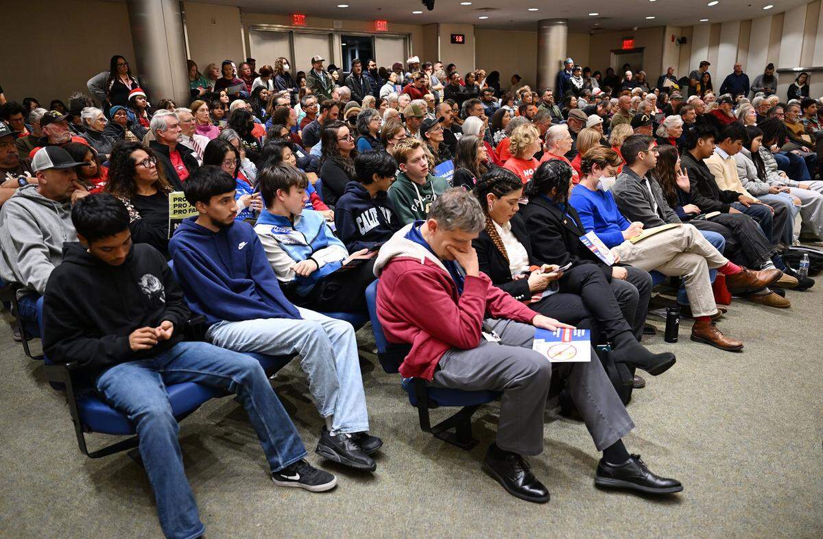 Hundreds gather in the Fresno City Council Chambers for a special meeting to discuss the Southeast Development Area (SEDA) plan, Thursday evening, Dec. 18, 2025 in Fresno.
