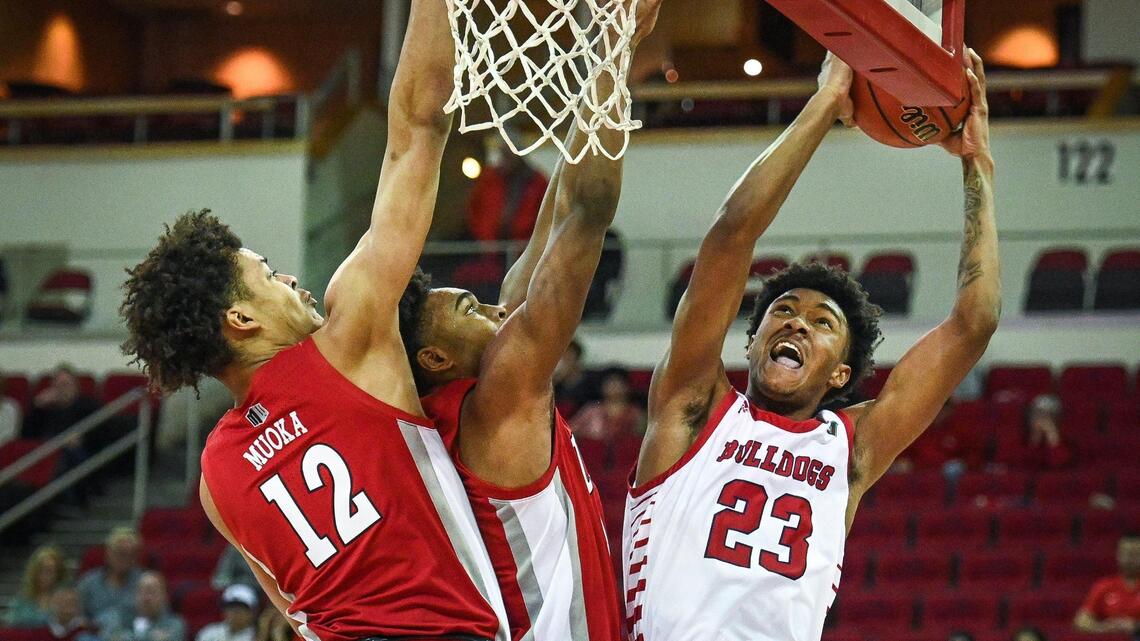 Fresno State freezes up at offensive end, takes bad fall in standings with loss to UNLV