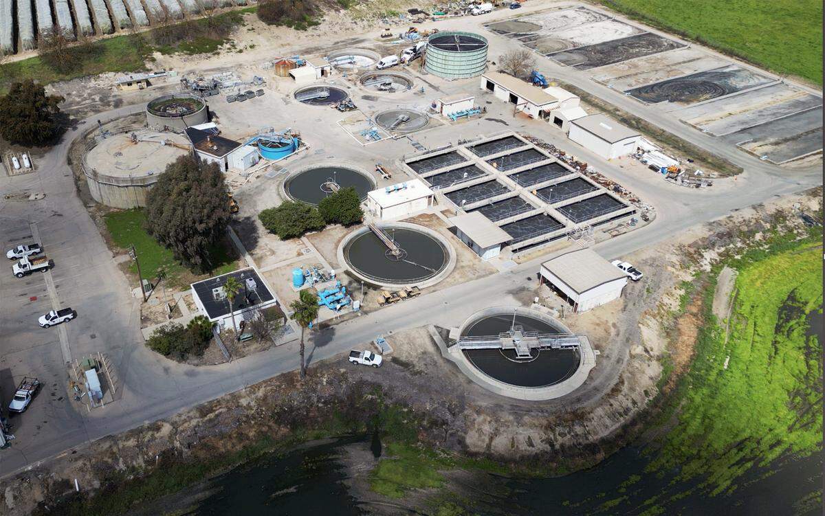 Sedimentary basins, digesters, aeration basins, sludge drying beds, top right, and an effluent reservoir, bottom right, can be seen at Sanger’s industrial waste water treatment plant Thursday, April 3, 3025 just outside of Sanger.