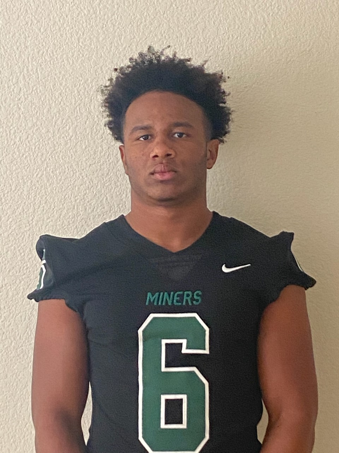 El Diamante RB/WR Bryson Donelson.