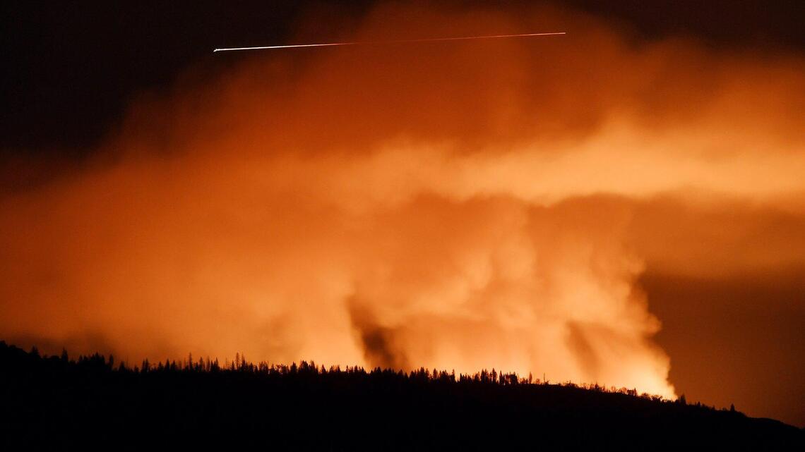 Blue Fire update: Teams strengthen containment lines, attack active areas near Shaver