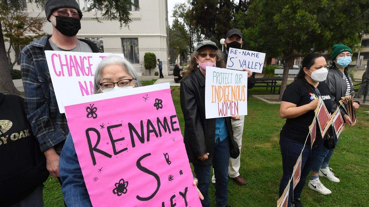 Supporters of the movement to change the name of Squaw Valley gather in front of the Hall of Records, before the meeeting onf the Fresno County Board of Supervisors on Nov. 16, 2021.