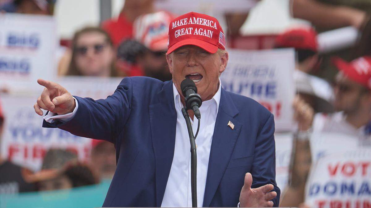 El candidato presidencial republicano y expresidente Donald Trump habla durante un mitin electoral en Sunset Park en Las Vegas el 9 de junio.