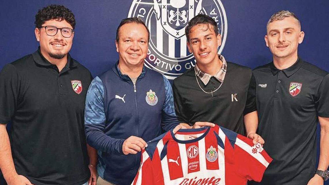 Jugador del Fuego FC firma con importante club de fútbol profesional de México
