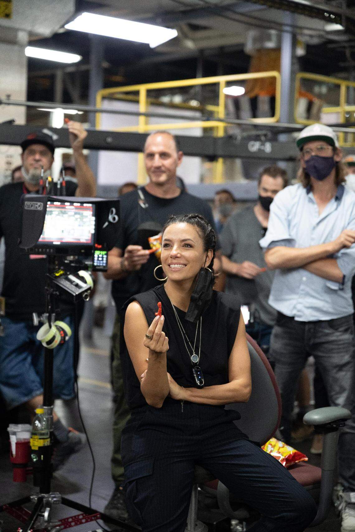 Eva Longoria en el set de ‘Flamin' Hot’. La comedia-drama biográfica ‘Flamin' Hot’ es su debut como directora. La película se estrenó el 9 de junio en Hulu y Disney.