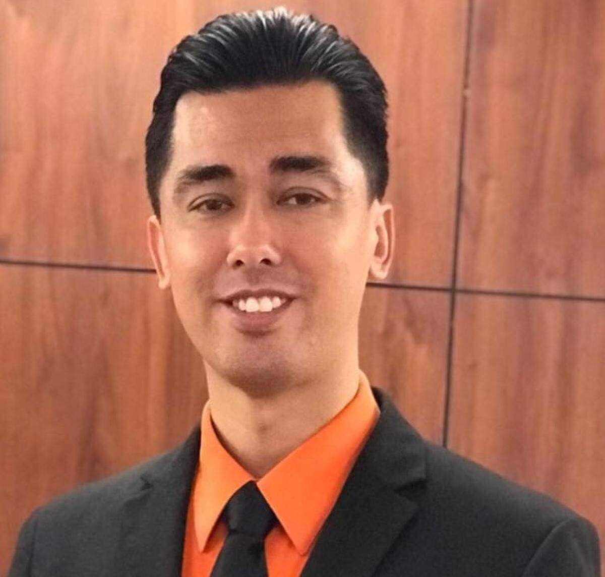 Current IRS auditor, Navy veteran, Fresno State grad and Kingsburg resident, Charlie Soto has pulled papers to throw his hat in the ring for Fresno County Supervisor District 4.