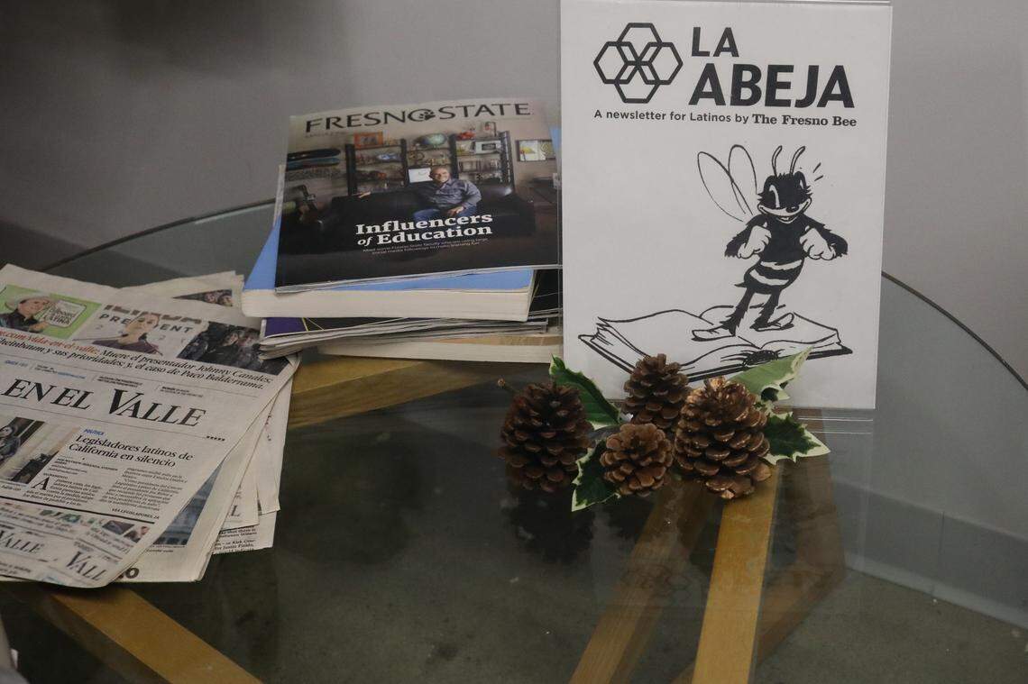 Community members had the opportunity to meet reporters and editors and take photos with Bee's mascot Scoopy while enjoying pan dulce and hot chocolate.